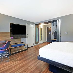 King Room Roll Shower Mobility Hearing Access